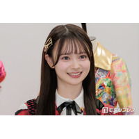 “顔面重要文化財”AKB48センター伊藤百花、美脚際立つミニ丈秋冬コーデ披露「お人形さんみたい」「可愛さが詰まってる」と絶賛の声