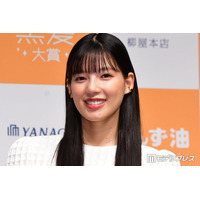石井杏奈、美背中輝くウエディングドレス姿披露「美しさに目を奪われた」「透明感すごい」と絶賛の声