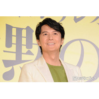 福山雅治、うつ伏せでの肉体美披露「刺激が強い」「惚れてしまう背中」の声