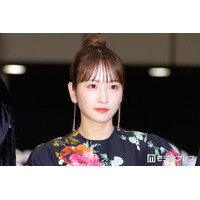川栄李奈、元AKB48メンバーとのお揃いキャミソール姿に反響「鎖骨くっきりで綺麗」「揃ってスタイル抜群」
