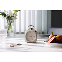 バルミューダの「The Clock」に特別カラー・シャンパンゴールドが登場。新機能「ナイトルーティン」も話題に