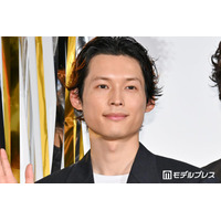 SixTONES松村北斗＆今田美桜、原作・東野圭吾さんの映画鑑賞後の言葉に感謝「最大の安心で賛辞」【白鳥とコウモリ】