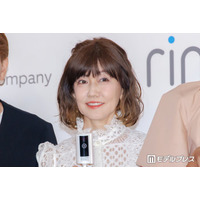 松本伊代、美脚際立つミニスカゴルフウェア姿披露「脚が細くて綺麗」「爽やかで可愛すぎる」