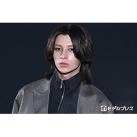 STARGLOW・ADAM、クールな表情で色気放つ「脚長すぎて二度見した」「レベチのスタイル」と反響【TGC2026A/W】