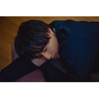 作間龍斗、壮絶な過去を抱える人気者役『ないものねだりの君に光の花束を』新カット公開