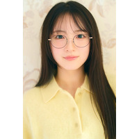 乃木坂46鈴木佑捺の撮り下ろしグラビア公開「6期生グラビア Nogizaka Colors」第3弾