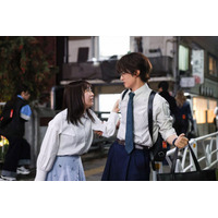 【いろはの恋は時代をかける 第1話】小学校教師・彩葉（上白石萌音）＆生琉（向井康二）、2人の運命が動き出す