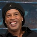 ロナウジーニョ、自宅軟禁なのにTV番組に出演！そのシーンがこれ