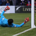 Twitterのアンケートで去就決定！？「37歳の控えGK、契約or退団。決めるのはあなた」