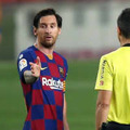 メッシ、相手DFの足を踏みつけ　「問題シーン」がこれ