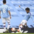 シティ退団決定のダビド・シルバ、また「完璧フリーキック」をブチ込む