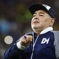 マラドーナ、「イカツイ違法改造車で乗り付ける」映像で物議