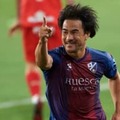 岡崎慎司、スーパーゴール！1部昇格を決めた「らしくない魔法シュート」がこれ(動画あり)