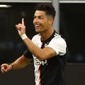ロナウド、鬼腹筋と3億円高給級車ブガッティをSNSで自慢