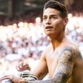 サッカーの天才ハメス、半裸でバスケをやるとこうなる
