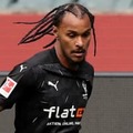 インテルFW、ブンデスで「エビ反り超ゴール」！今季No.1級のすごさだ 画像