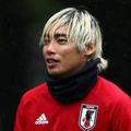 コロナから復活の伊東純也、練習での「鮮やかヒールシュート」