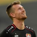 「Youtube行きだね」 堂安も見た名GKの“自虐オウンゴール”が仰天すぎる