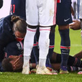 ネイマール、ピッチ上で号泣…「問題のタックルシーン」がこれ