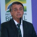 ブラジル大統領、慈善試合でゴール！忖度ありの飛び出しシュート