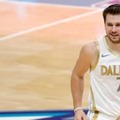 こりゃすげぇ！元レアル・マドリーのNBAスター、足での「神トラップ」がうますぎる