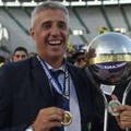 南米杯優勝のクレスポ監督、電撃辞任！その理由とは