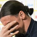 「息子に泣かれた…」 イブラヒモヴィッチ、会見で涙…愛息の話で泣いてしまう