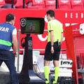 前代未聞！VARが試合終了後に「1分だけプレー再開」を指示…理由は主審の“ミス”