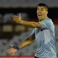 スアレスも抗議！W杯予選のVARで「重大誤審」…審判が無期限停止処分 画像