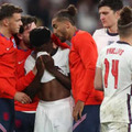 EURO決勝でPK失敗、19歳サカが涙…監督は「自分のせい」とかばう