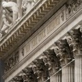 ニューヨーク証券取引所＝10月、米ニューヨーク（AP＝共同）