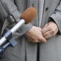 弁護士事務所で今後の対応を協議し、取材に応じる赤木雅子さん＝16日午後、大阪市