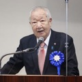 北朝鮮による拉致被害者の帰国を求める「国民大集会」で話す、被害者家族会の代表飯塚繁雄さん＝11月13日、東京都千代田区