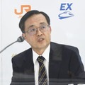 11月、記者会見するJR東海の金子慎社長＝名古屋市