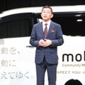 新サービス「mobi（モビ）」を発表するKDDIの高橋誠社長＝22日午前、東京都千代田区