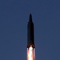 北朝鮮の国防科学院が行った極超音速ミサイルの発射実験＝11日（朝鮮中央通信＝共同）
