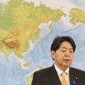 記者会見する林外相＝18日午前、外務省