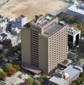 広島市役所（共同通信社ヘリから）＝2020年11月