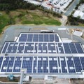 オーストラリア北東部クイーンズランド州のアサヒグループホールディングス工場に設置された太陽光パネル（同社提供）