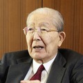 インタビューに答える渡辺允氏＝2019年3月