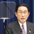 燃油価格急騰を抑える追加策の方針などについて記者会見する岸田首相＝3日夜、首相官邸