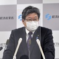 記者会見する萩生田経産相＝18日午前、経産省