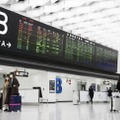 成田空港国際線の到着ロビー＝2月