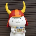 3月、選抜高校野球大会で近江が準優勝となり、祝福する滋賀県彦根市のご当地キャラクター「ひこにゃん」