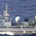 20日に鹿児島県の奄美大島付近を通過した中国海軍の情報収集艦（防衛省統合幕僚監部提供）