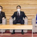 閣議に臨む（左から）林外相、岸田首相、野田地方創生相＝22日午前、首相官邸