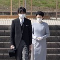 秋篠宮ご夫妻、明治陵参拝 画像