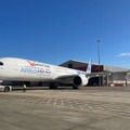 オーストラリアのカンタス航空が導入するエアバスA350＝2日、シドニー空港（ロイター＝共同）