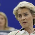 4日、フランス・ストラスブールの欧州議会で演説するEUのフォンデアライエン欧州委員長（AP＝共同）