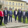 G7農相会合に出席した武部新・農水副大臣（中央）ら各国代表＝13日、ドイツ・シュツットガルト（共同）
